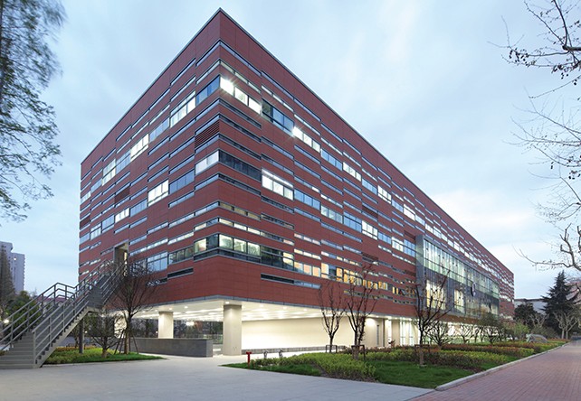 上海交通大学廖凯原法学院